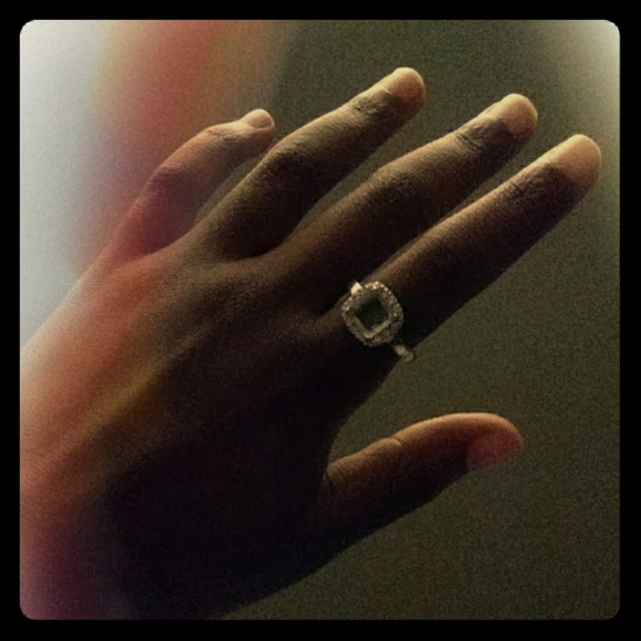 "Diamond ring" - Picture 1 of 2